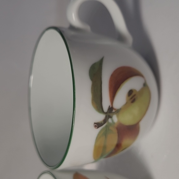 Royal worcester evesham vale coffeecup set of 2 made in England - Picture 3 of 8